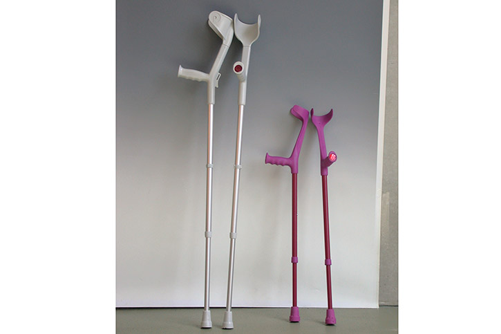 Forearm crutches for adults